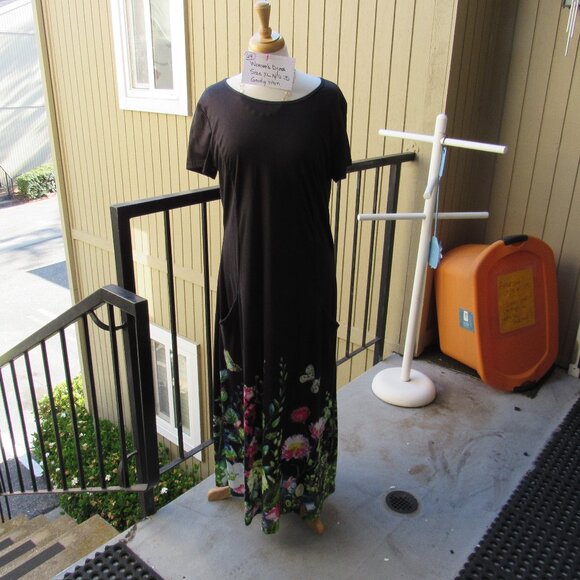 #142  NEW WOMEN'S LONG SUMMER DRESS  SIZE XL OR 14US - Picture 1 of 4